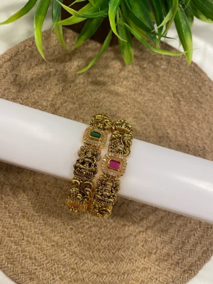 Royal Antique Floral Stone Bangle